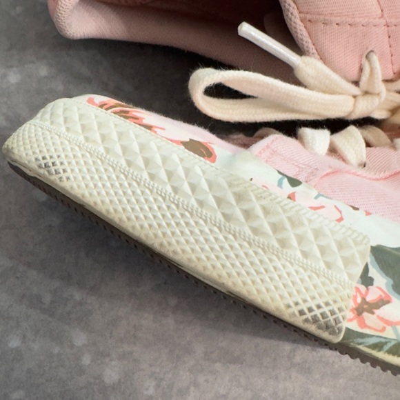 CONVERSE Womens Storm Pink Floral Sneakers - Picture 9 of 14